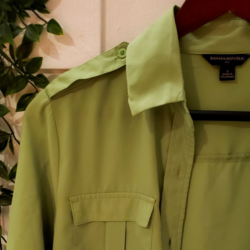 Banana Republic Green shirt